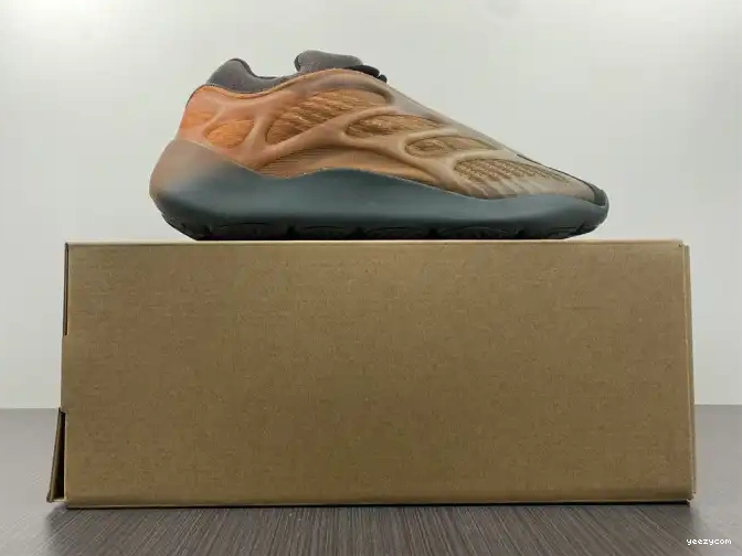 V3 Adidas Copfade Yeezy GY4109 Boost 700 0705
